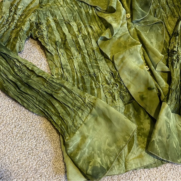 M Ruffle Blouse - Picture 6 of 9